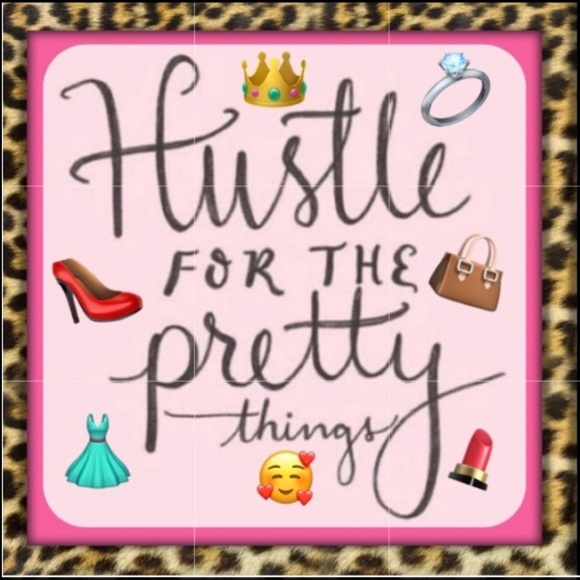 👑✅PRICE FIRM✅ Stylish Gold tone short shoulder faux metal chain strap. NWOT - Picture 9 of 11